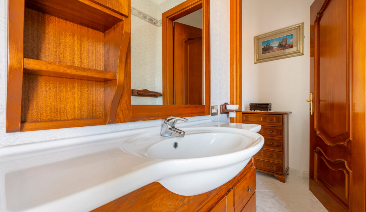 reunion-immobiliare-locale-casa-indipendente-uta-13