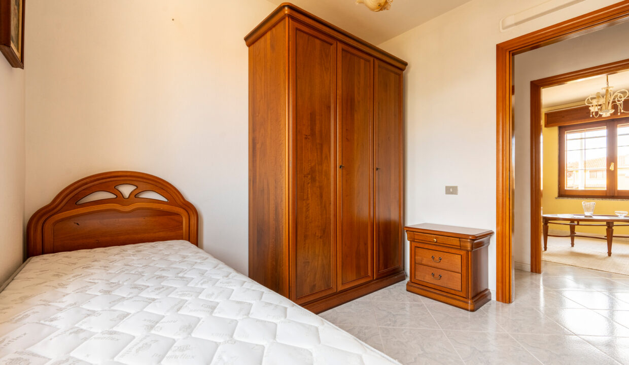reunion-immobiliare-locale-casa-indipendente-uta-19