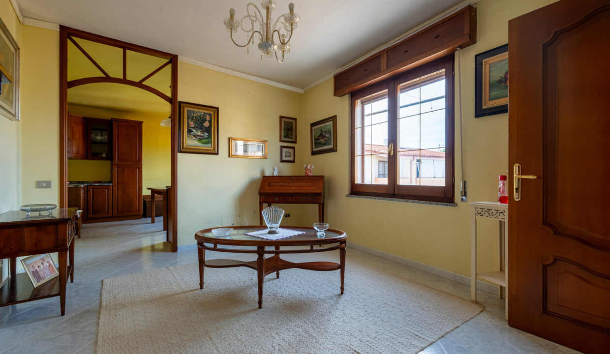 reunion-immobiliare-locale-casa-indipendente-uta-2