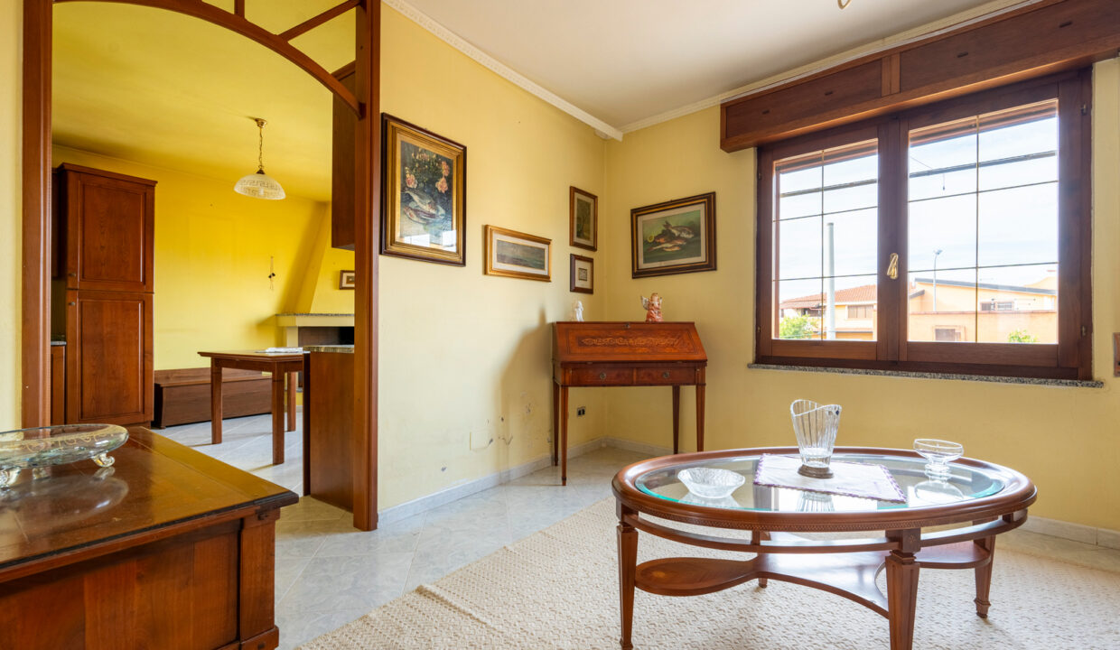 reunion-immobiliare-locale-casa-indipendente-uta-27