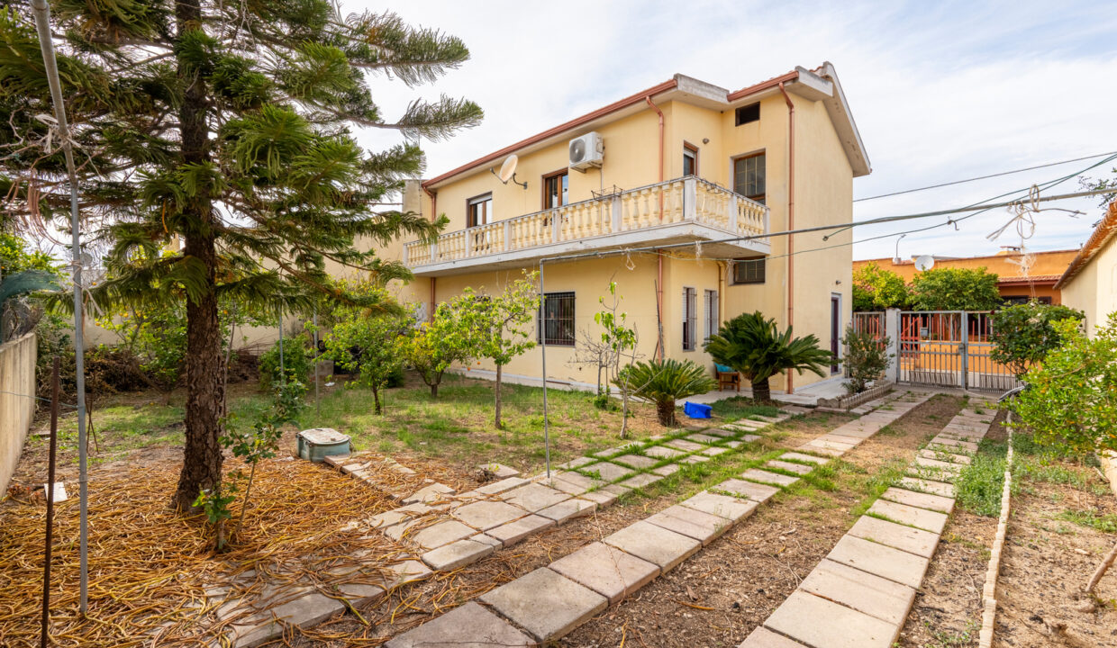 reunion-immobiliare-locale-casa-indipendente-uta-30