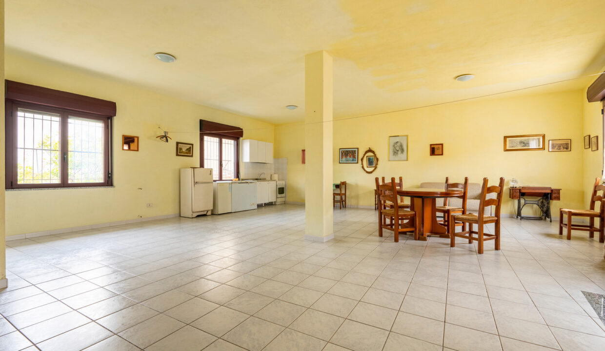 reunion-immobiliare-locale-casa-indipendente-uta-35