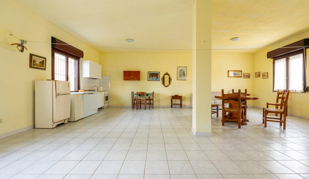 reunion-immobiliare-locale-casa-indipendente-uta-36