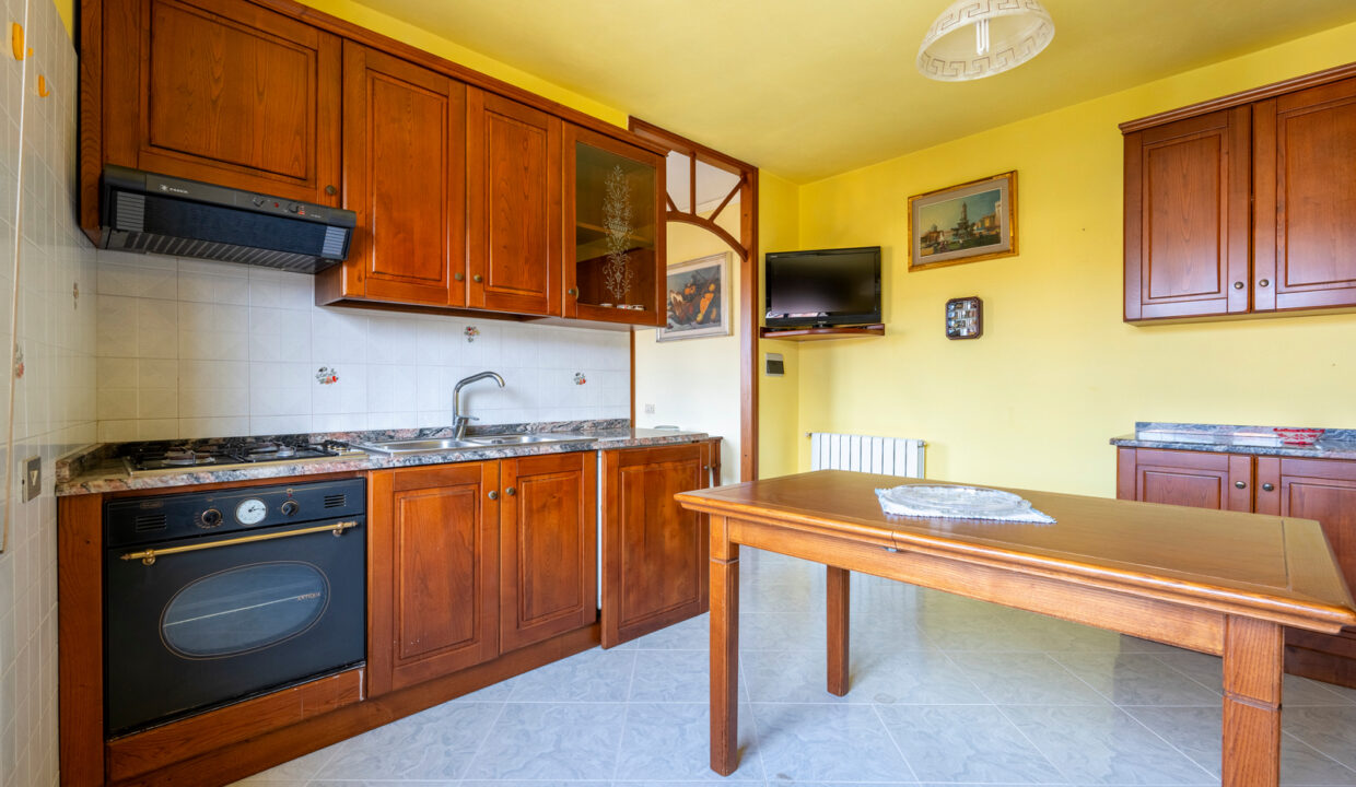 reunion-immobiliare-locale-casa-indipendente-uta-6