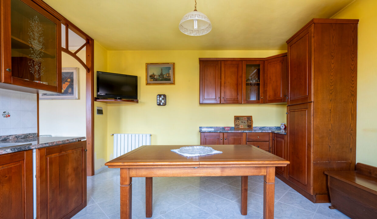 reunion-immobiliare-locale-casa-indipendente-uta-7