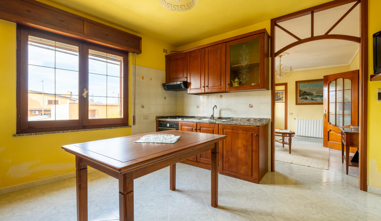 reunion-immobiliare-locale-casa-indipendente-uta-8