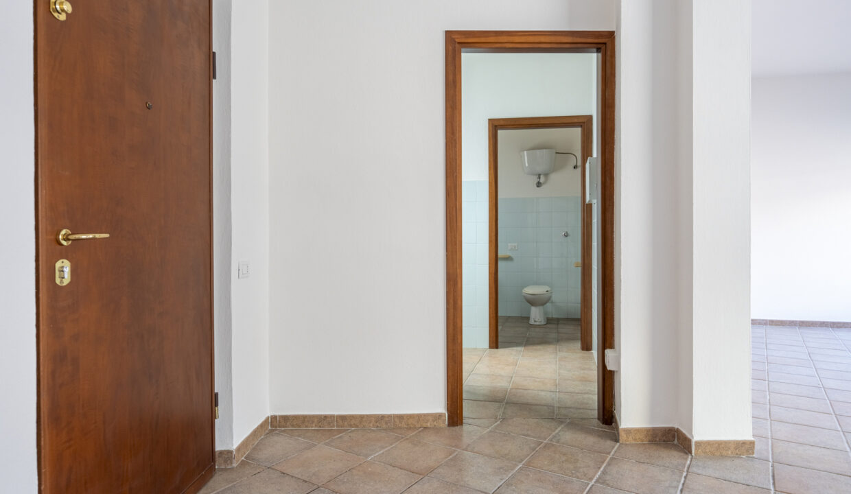 reunion-immobiliare-locale-commerciale-capoterra-11