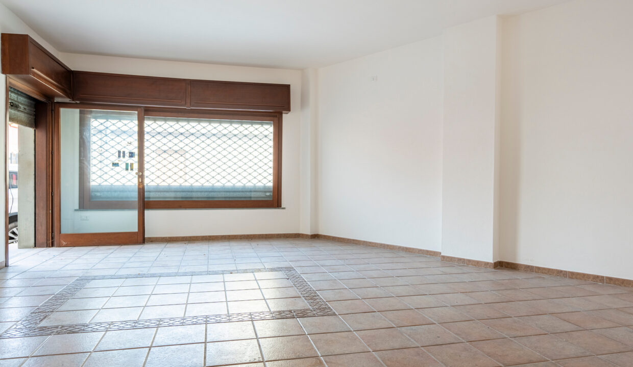 reunion-immobiliare-locale-commerciale-capoterra-13