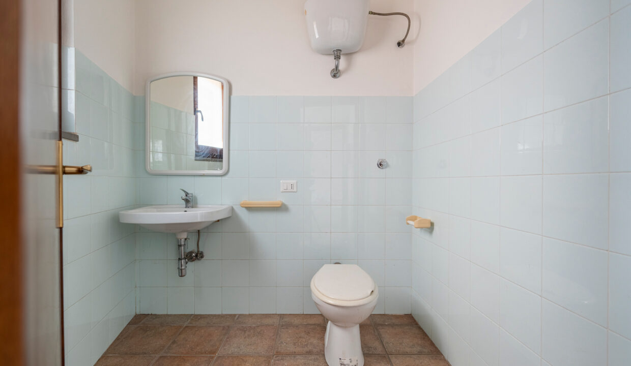 reunion-immobiliare-locale-commerciale-capoterra-17