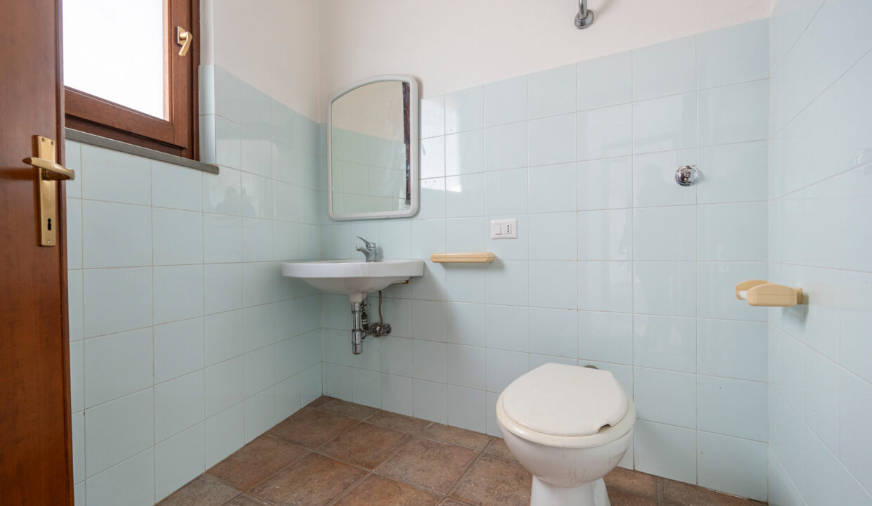 reunion-immobiliare-locale-commerciale-capoterra-18