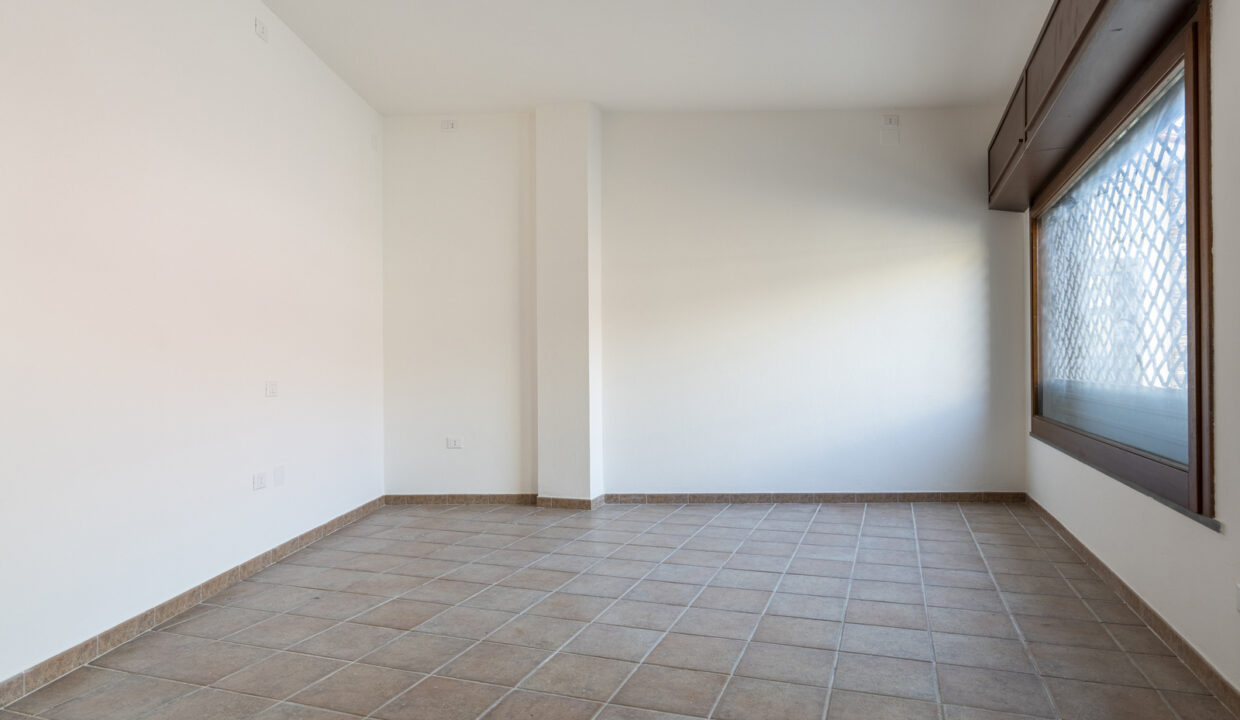 reunion-immobiliare-locale-commerciale-capoterra-9