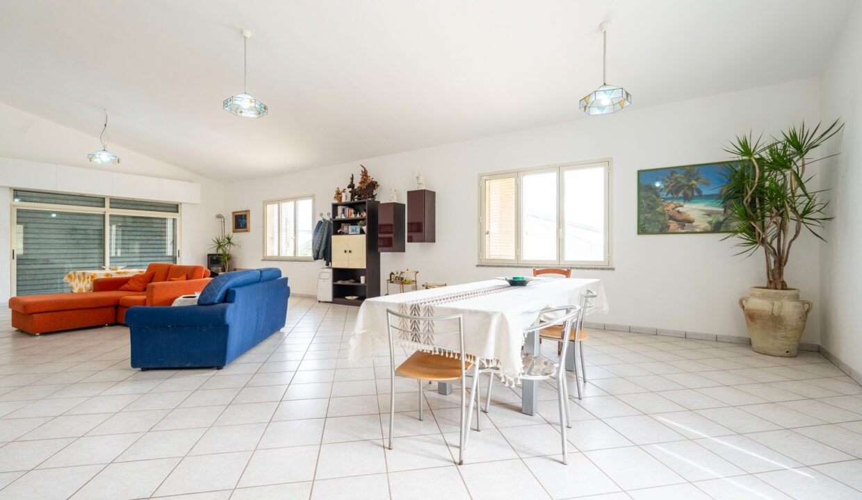 reunion-immobiliare-azienda-agricola-capoterra-33