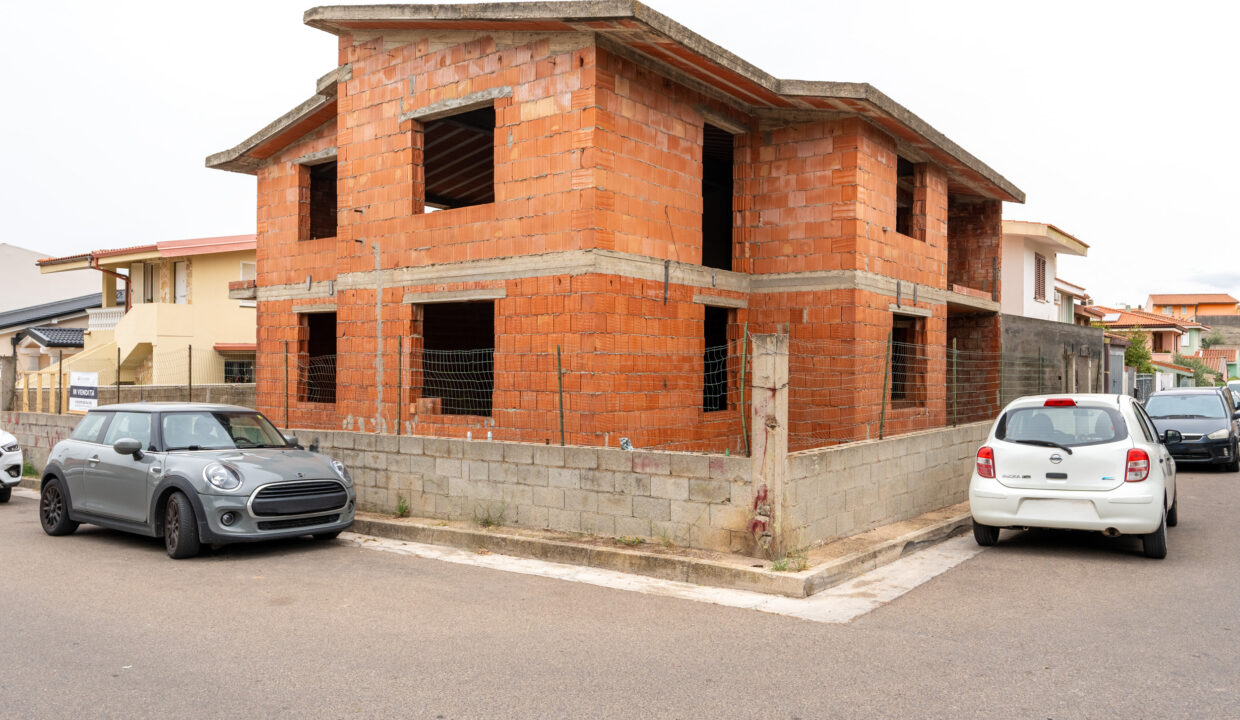reunion-immobiliare-immobile-indipendente-capoterra-1