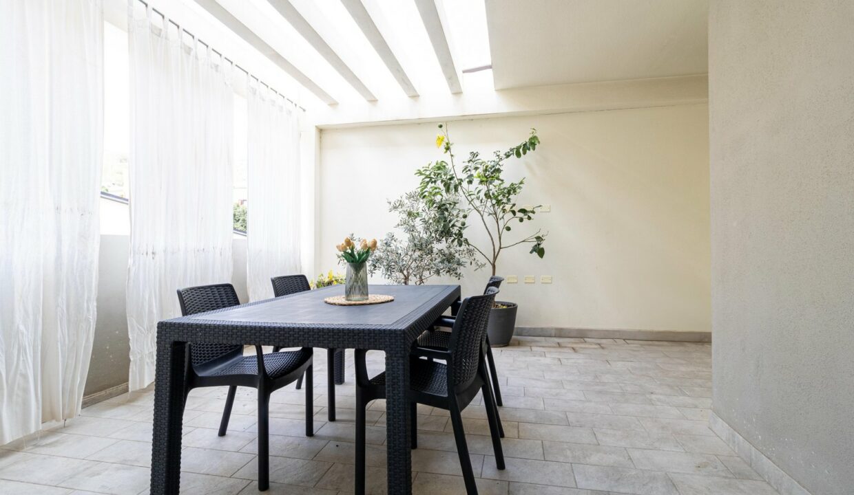 reunion-immobiliare-via-delle-fontane-22