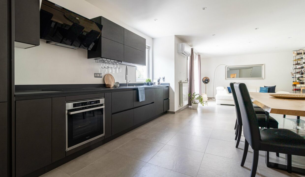 reunion-immobiliare-via-delle-fontane-43