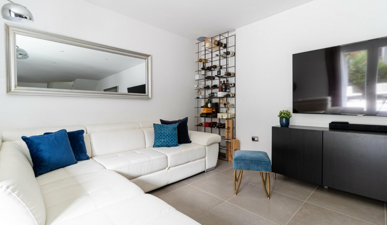 reunion-immobiliare-via-delle-fontane-47