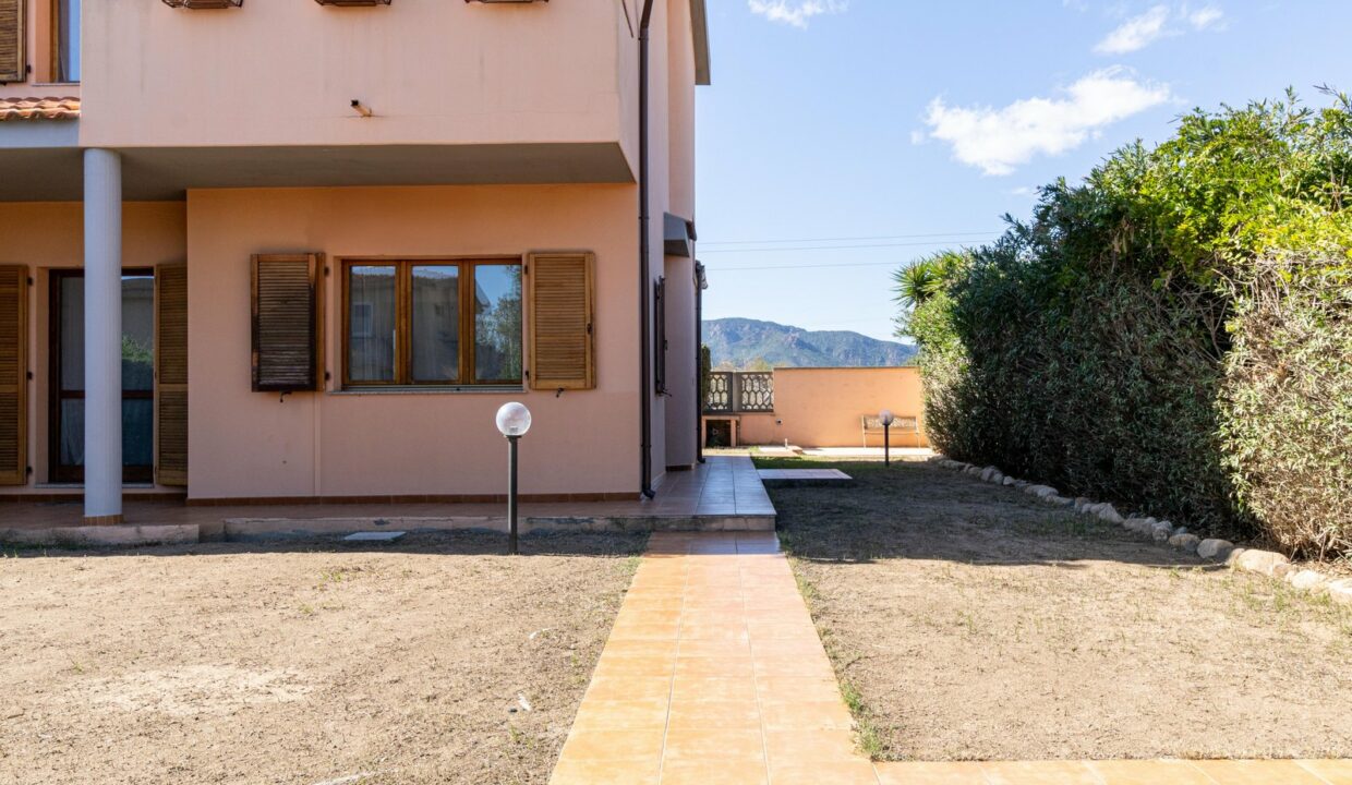 reunion-immobiliare-villa-anna-capoterra-03