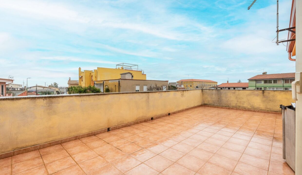 reunion-immobiliare-trivano-con-terrazza-a-livello-capoterra-17