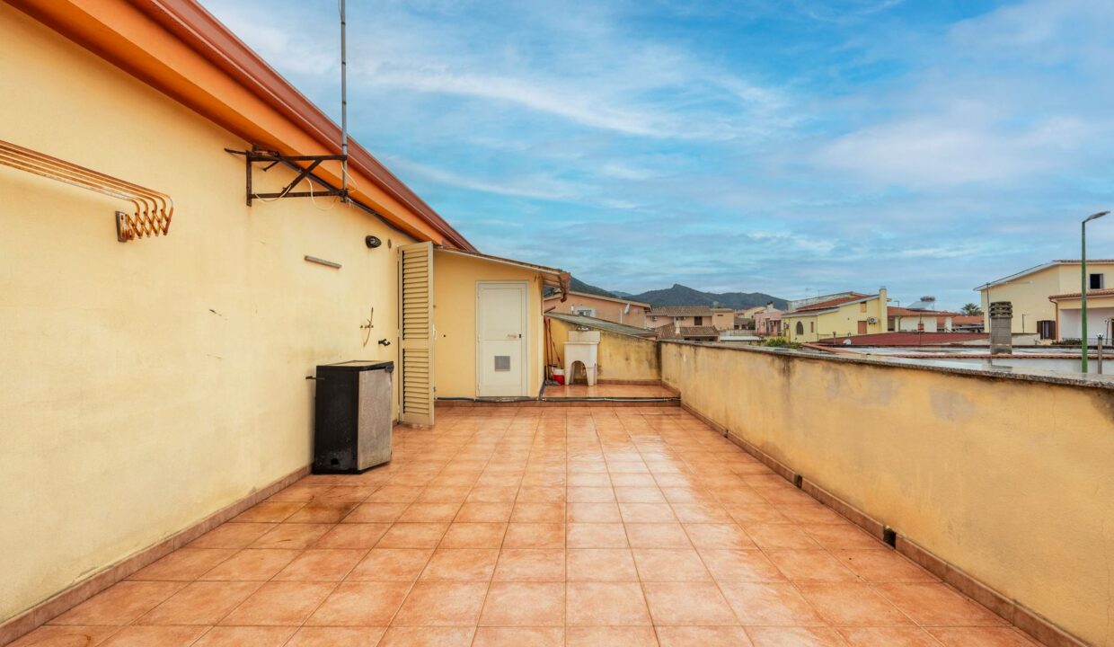 reunion-immobiliare-trivano-con-terrazza-a-livello-capoterra-18