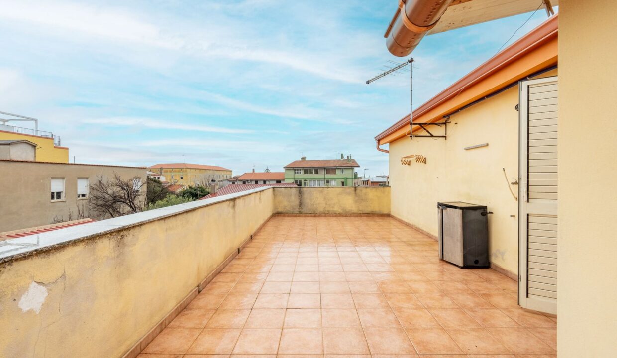 reunion-immobiliare-trivano-con-terrazza-a-livello-capoterra-20