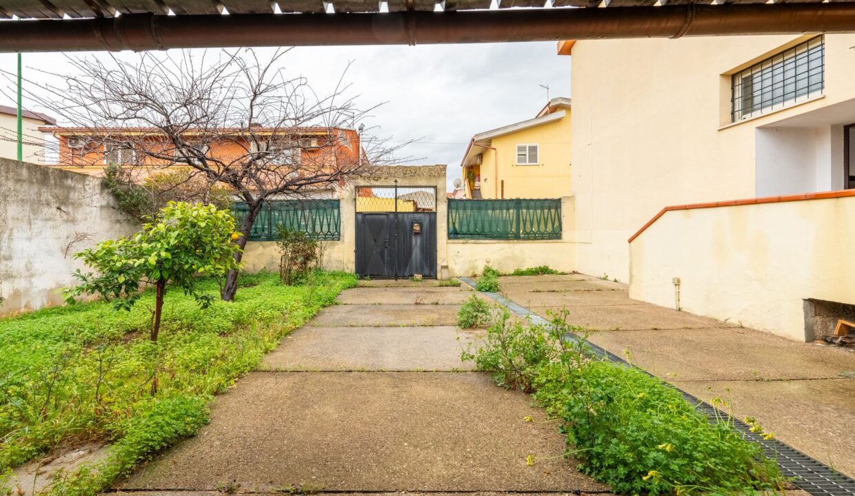 reunion-immobiliare-trivano-con-terrazza-a-livello-capoterra-21