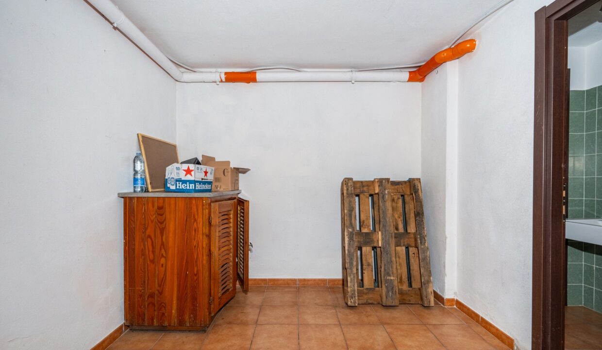 locale-commerciale-via-amendola-capoterra-36