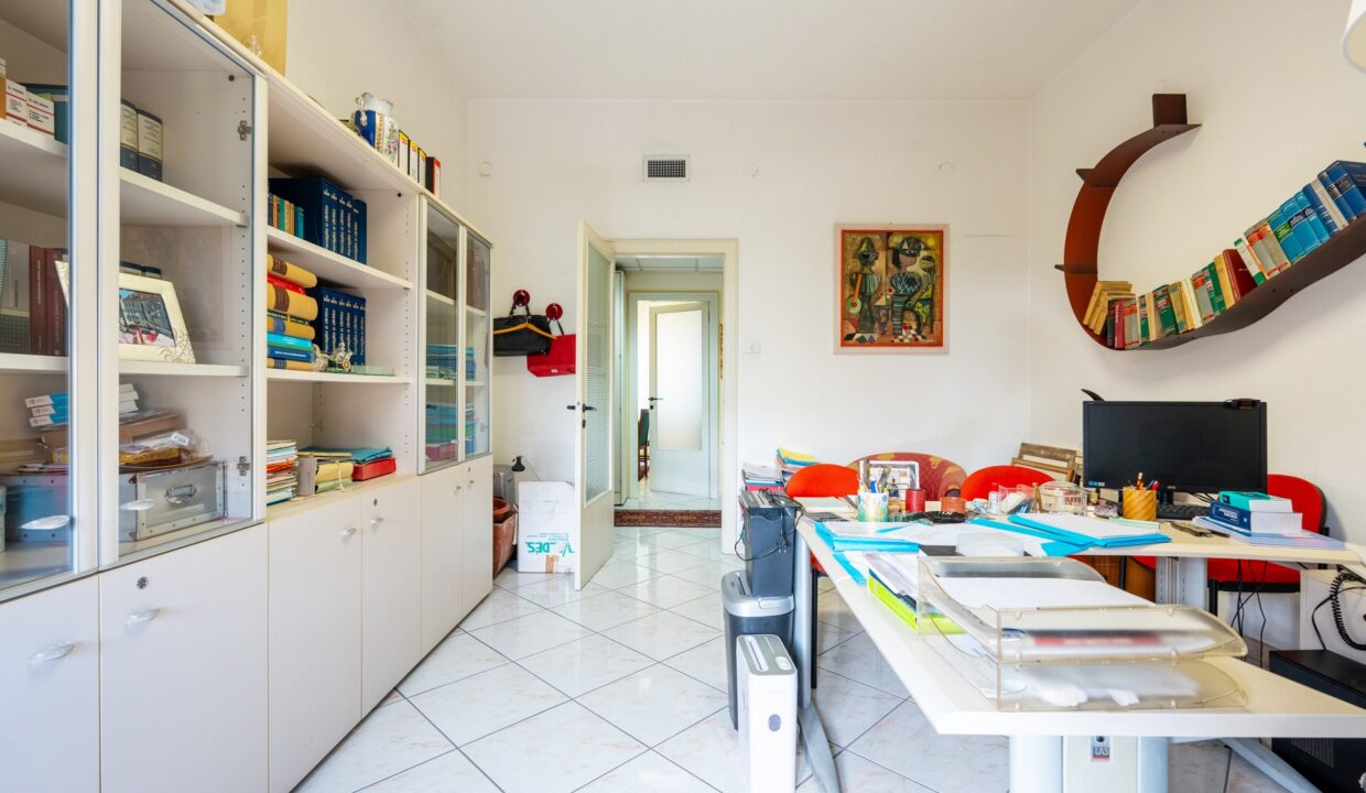 ufficio-vendita-piazza-galilei-cagliari-11